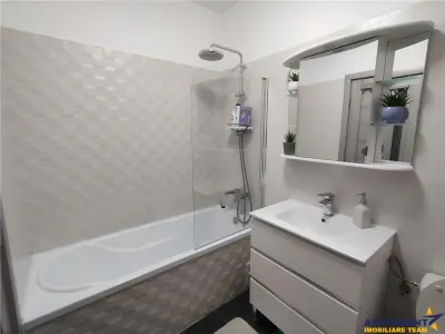 Apartament in casa, curte proprie, mobilat, intrare Sanpetru, - foto 19