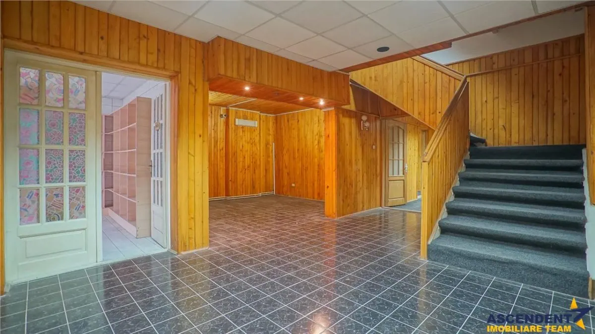 In imendiata vecinatate a Pietei Sfatului si Strazii Republicii, pe 440 mp, Brasov - foto 1