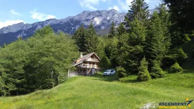 La poalele muntilor Piatra Craiului,pe domeniu de 4.000 mp teren, Brasov - foto 3