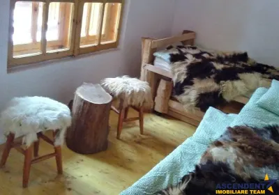 La poalele muntilor Piatra Craiului,pe domeniu de 4.000 mp teren, Brasov - foto 4