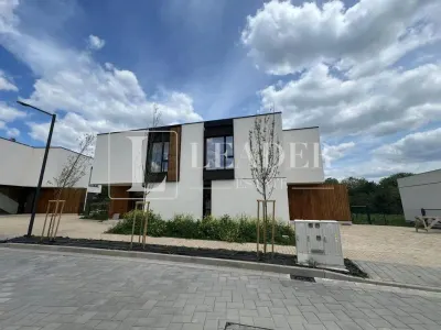 Vila moderna de inchiriat in Tunari - foto 3
