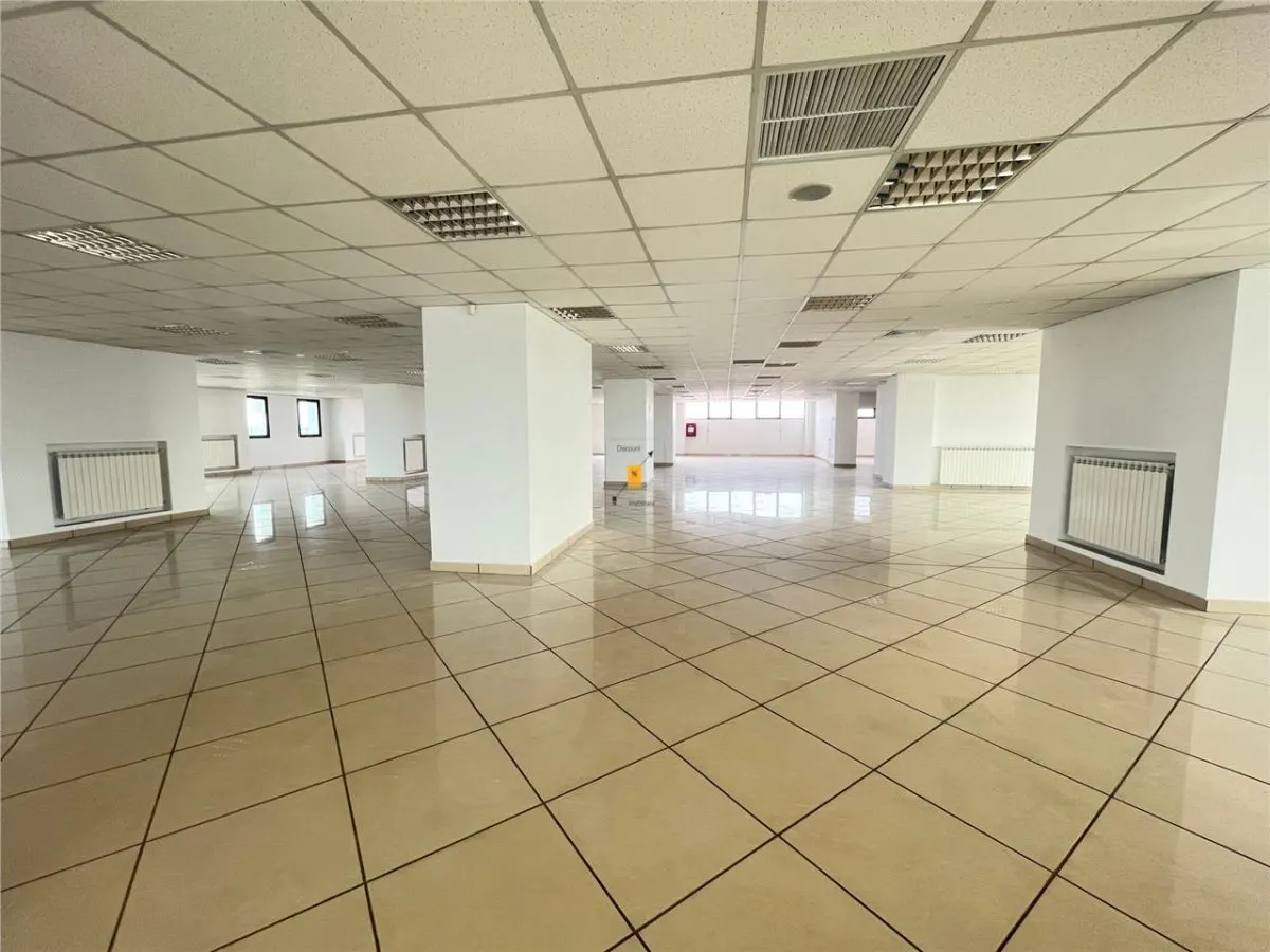 Inchiriere Showroom / Cladire Multifunctionala - foto 1