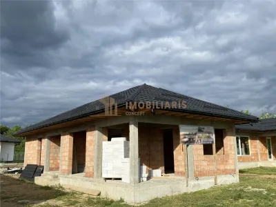 Casa individuala Tautii Magheraus zona Centru - Tautii-Magheraus