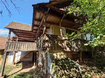 Teren intravilan si cladiri in Lunca - foto 4