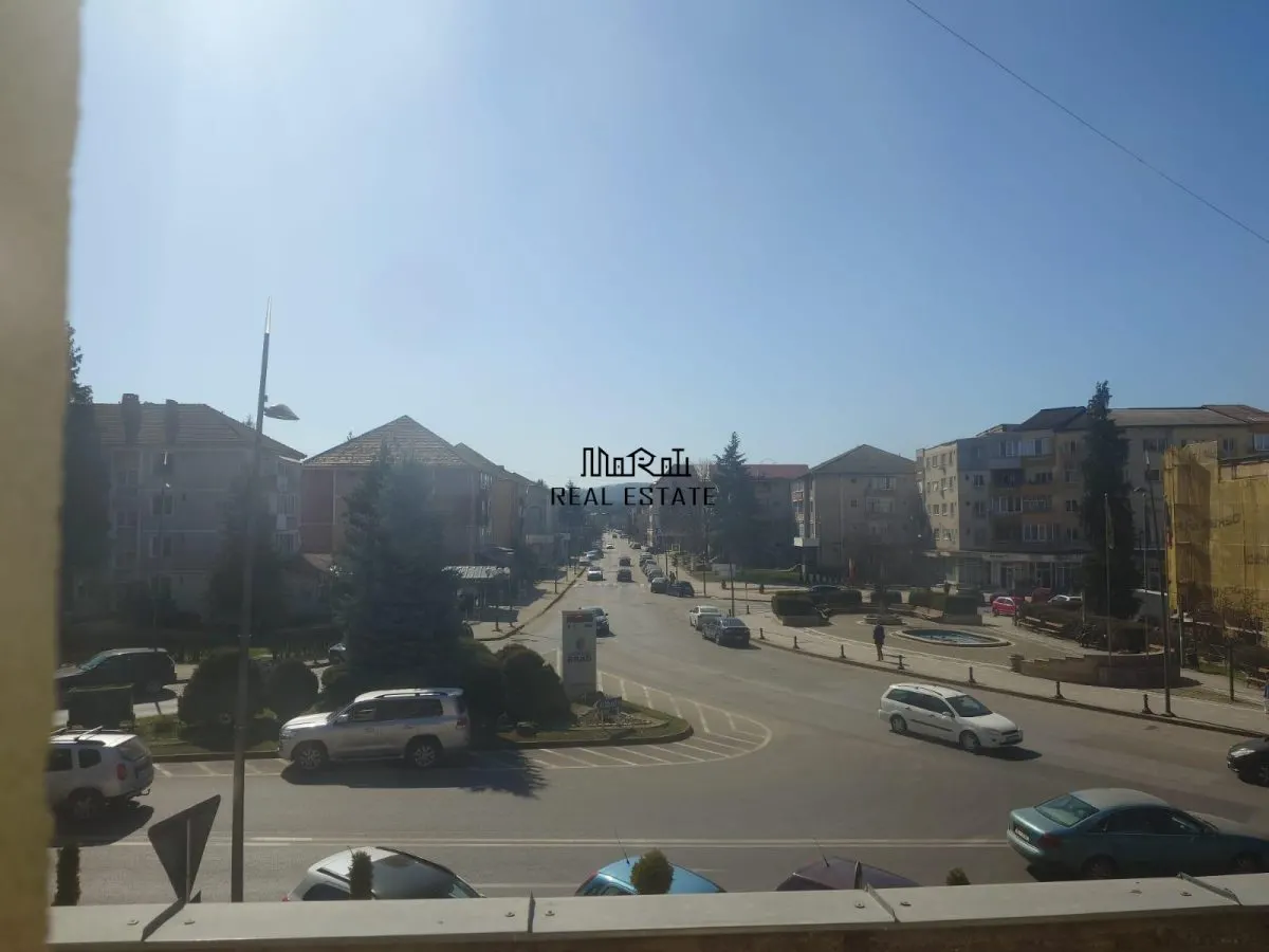 Spatiu pentru birouri km 0 Brad - foto 3