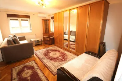 Apartament 2 camere, centrala proprie,  zona Piata Marasti - Timisoara