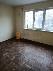 Apartament 3 camere cf semidecomandat zona Micro 3 - Buzau