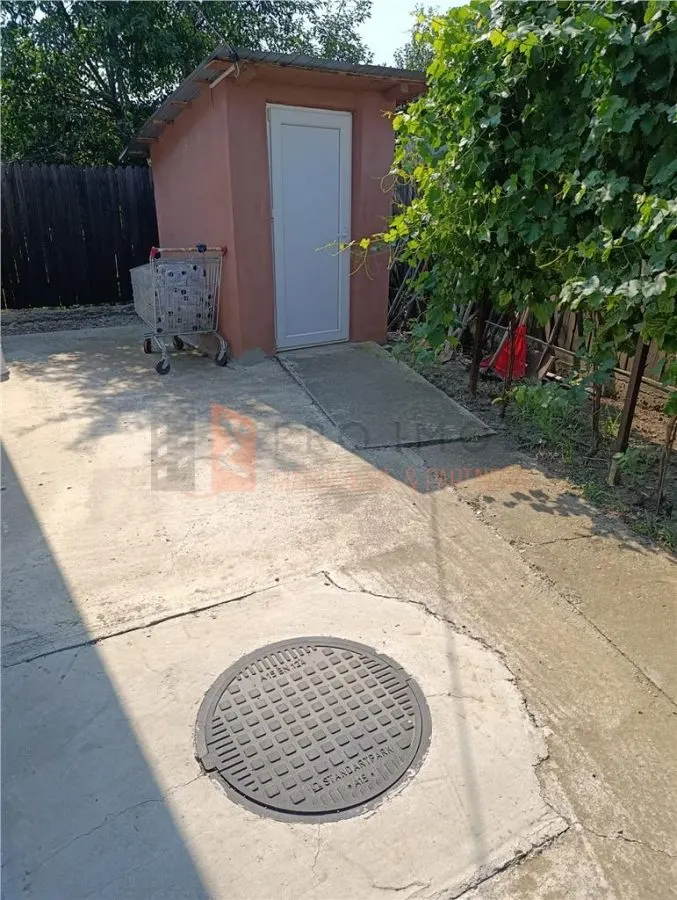 Casa tip parter zona Capatanesti - foto 19