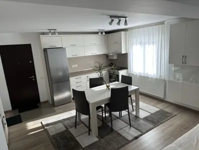 Apartament 2 camere decomandat zona Scriitorilor - Brasov
