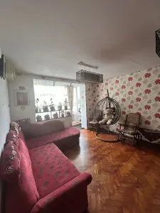Apartament 3 camere decomandat etaj intermediar Tractorul - Brasov