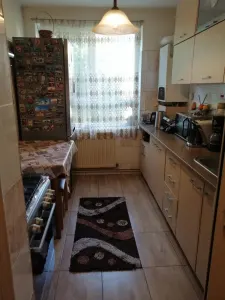 Apartament 3 camere decomandat etaj intermediar Tractorul - foto 5