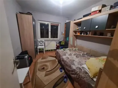 Apartament 4 camere, 2 bai, zona Gemenii - foto 2