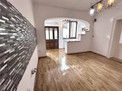 Casa 3 camere | Curte | Renovata in 2024 | Grivitei - Brasov
