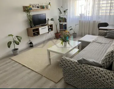 Apartament 3 camere decomandat, etaj intermediar Craiter - Brasov