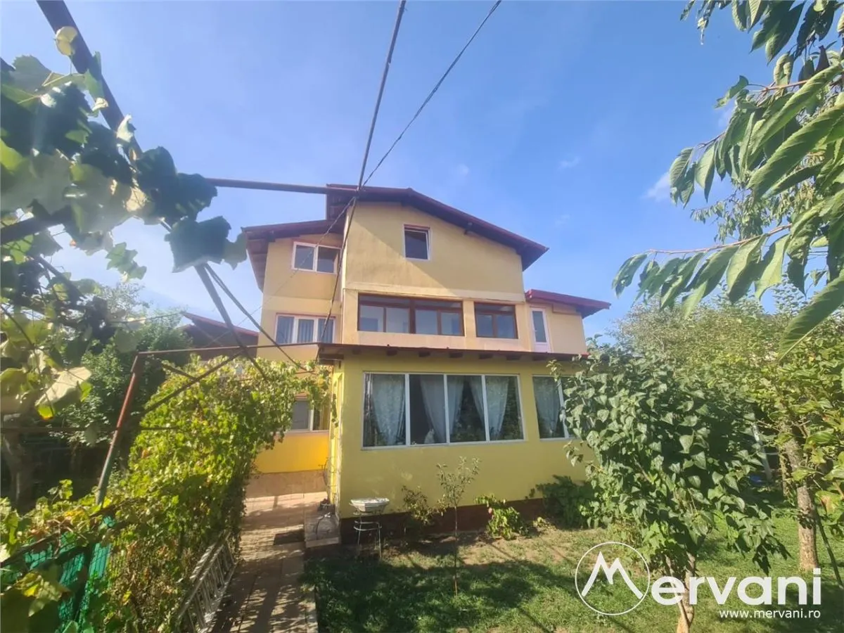 Casa e vanzare in Campina, zona Central - foto 1