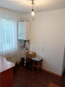 DE VANZARE CASA 3 CAMERE BARLAD - foto 6
