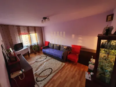 DE VANZARE APARTAMENT 3 CAMERE BARLAD - Barlad