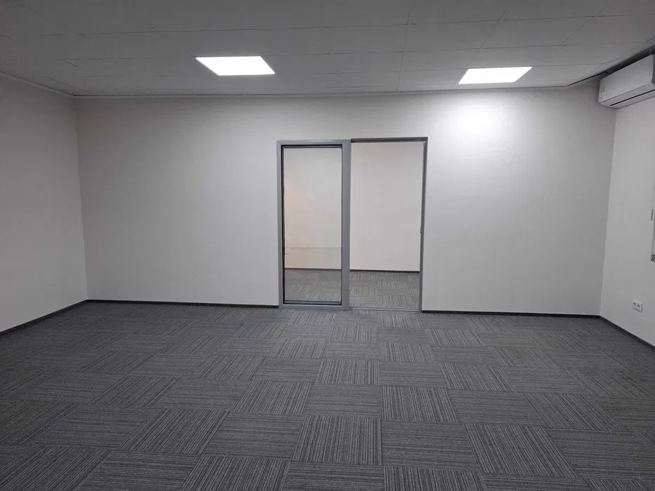 Spatiu Sf. Lazar ( Palas) - 899 euro - foto 3
