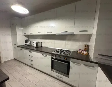 Apartament 2,5 camere, decomandat - zona Avantgarden - foto 3