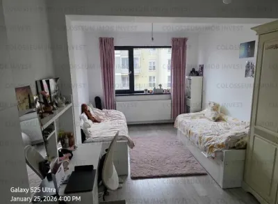Apartament 3 camere, decomandat - zona Tractorul - foto 3
