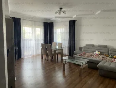 Apartament 3 camere, decomandat - zona Tractorul - Brasov