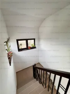 Apartament 3 camere, decomandat - Sanpetru, complex Roca Village - foto 8