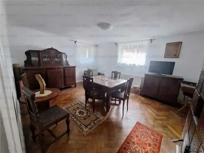 Apartament 3 camerere, decomandat - zona Central - Brasov