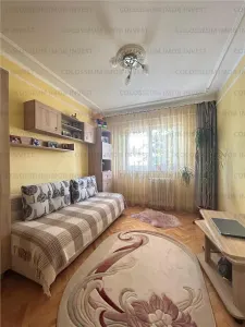 Apartament 4 camere, decomandat - zona Calea Bucuresti - foto 3