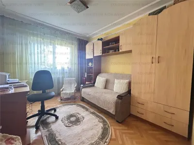 Apartament 4 camere, decomandat - zona Calea Bucuresti - foto 7
