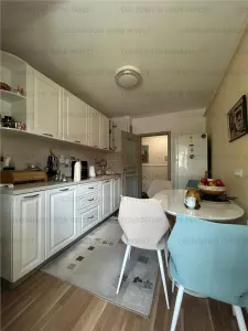 Apartament 4 camere, decomandat - zona Calea Bucuresti - foto 8