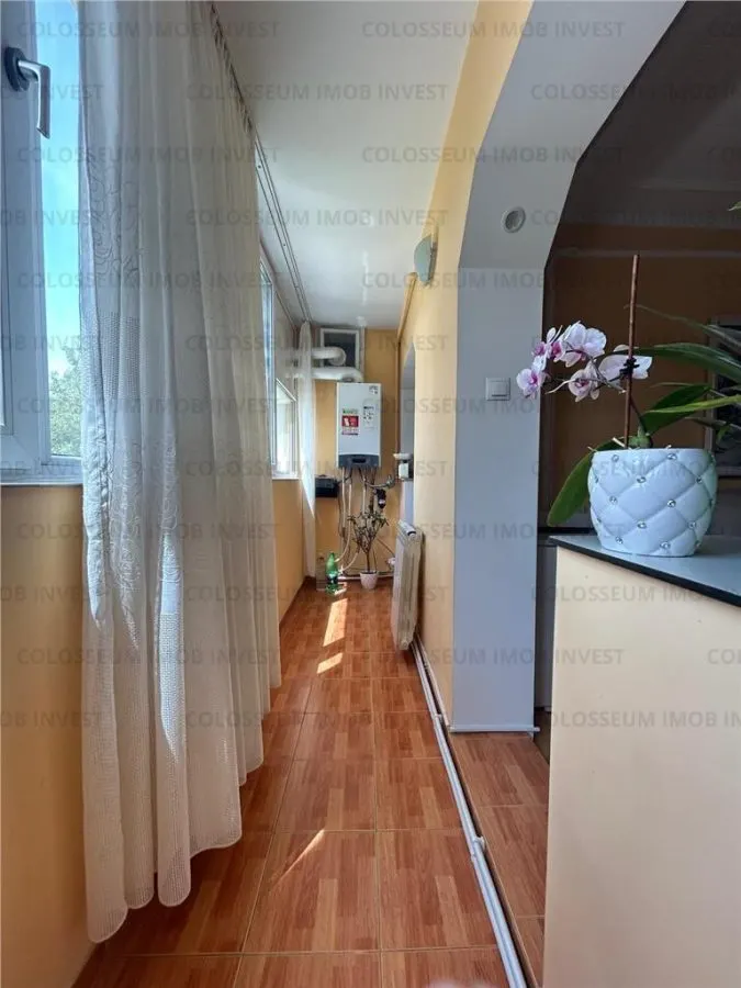Apartament 4 camere, decomandat - zona Calea Bucuresti - foto 10