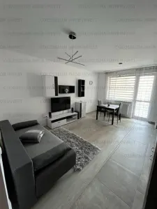 Apartament cu 2 camere, open space - zona Tractorul - Brasov