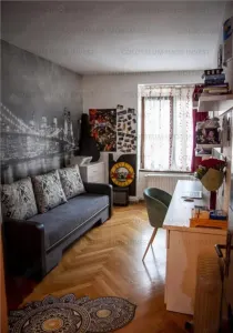 Apartament cu 3 camere, semidecomandat - zona Centru Istoric - Brasov