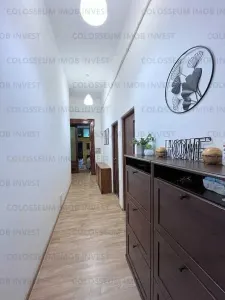 Apartament cu 3 camere,semidecomandat - zona Centru Istoric - foto 4