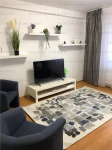 Apartament cu 3 camere, decomandat - zona Centru Civic - Brasov