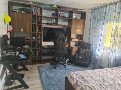 Apartament cu 4 camere, decomandat - zona Noua - foto 4