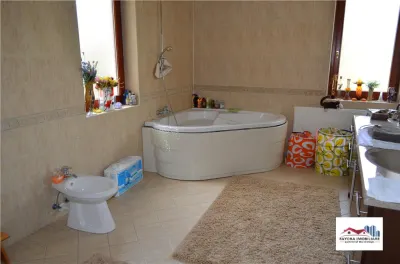 Casa Superba de Vanzare Mobilata Lux in Sangeorgiu de Mures - foto 8