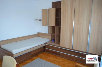 Apartament cu 4 Camere de Inchiriat in Zona Ultracentrala - foto 4