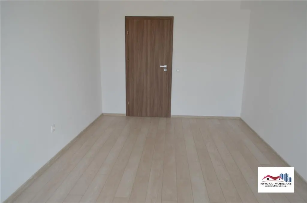 Spatiu Comercial cu Parcare de Inchiriat in Zona Libertatii - foto 4