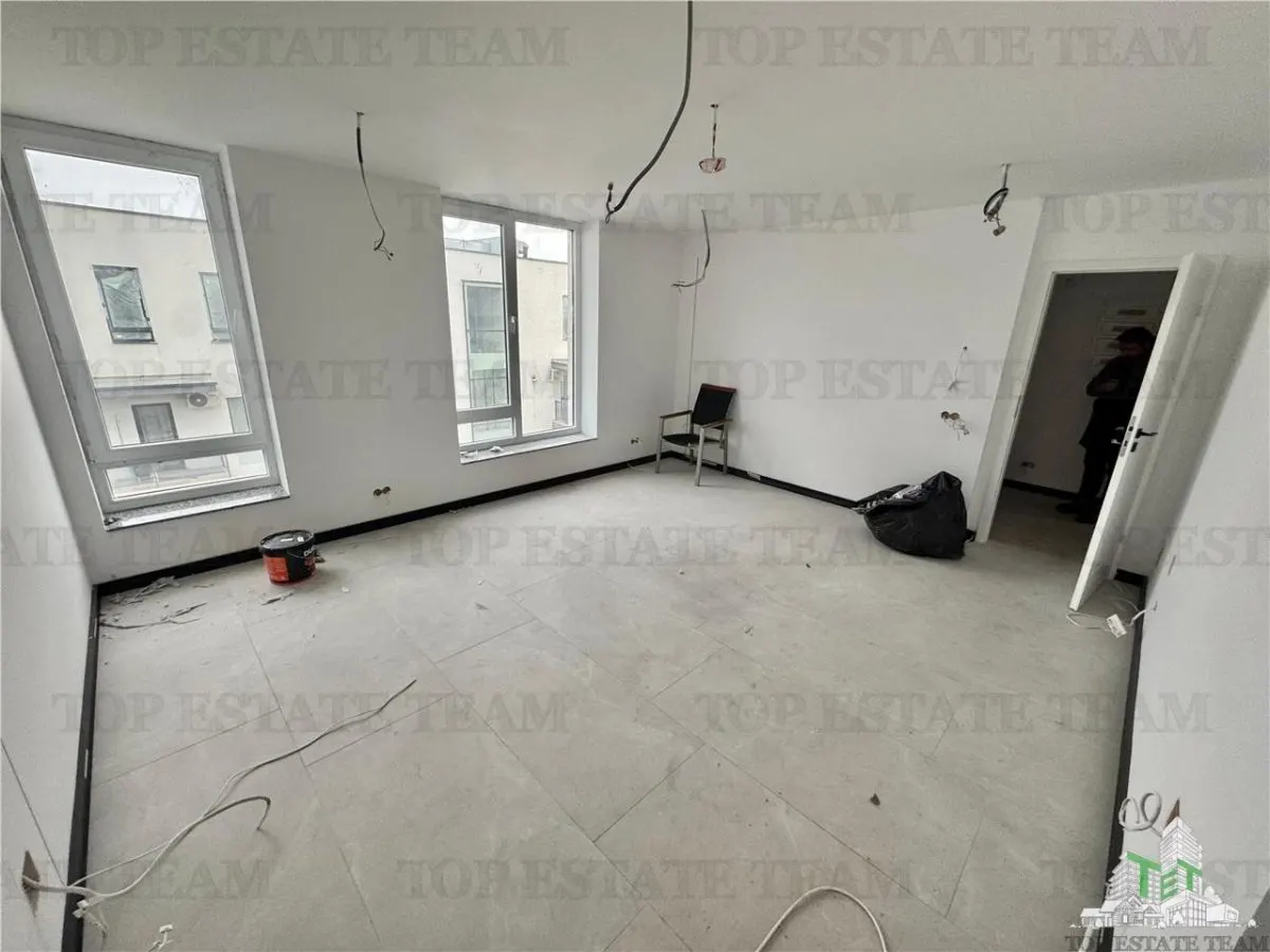 Spatiu comercial cu  600mp terasa in Popesti Leordeni aproape de metrou - foto 13