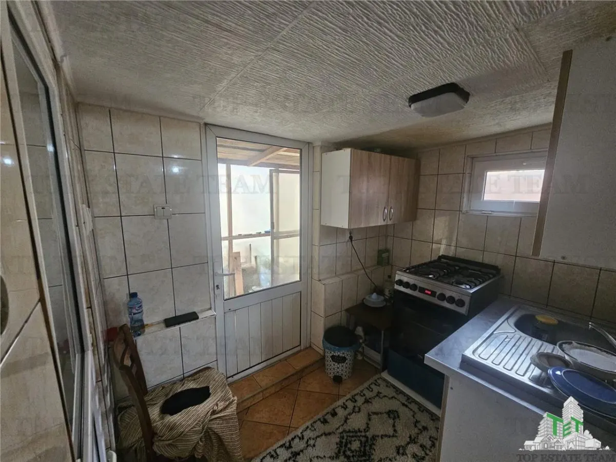 Casa individuala 3 camere, curte libera 225 mp, zona Piata Resita - foto 9