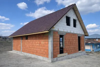 Casa 4 camere Voinesti Iasi, centru - Voinesti