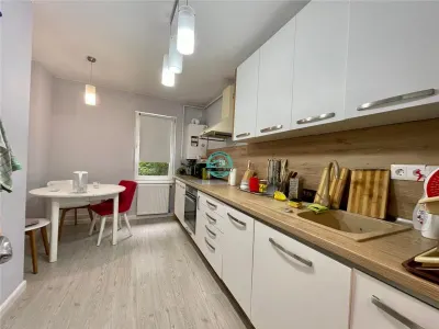 Inchiriez apartament cu 4 camere modern mobilat in 7 Noiembrie ! - foto 2