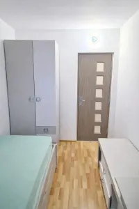 Apartament 3 camere decomandat Astra,renovat ,114000 Euro - foto 4
