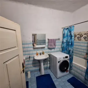 Bocsa Montana, Casa mare la strada principala - foto 5