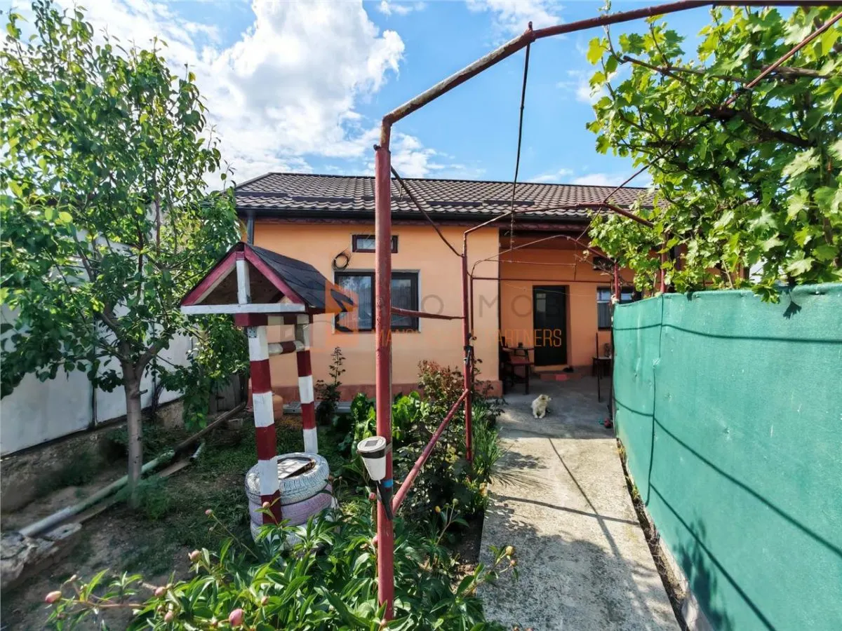 Casa tip parter strada Orizontului - foto 1