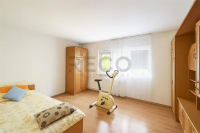 RECO Apartament cu 4 camere, decomandat, in Nufarul, la etajul 1 - foto 6