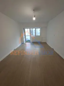 Garsoniera renovata  Aparatorii Patriei - Metrou etaj 1 bloc din 1986 - foto 6