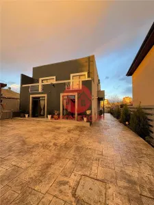 Duplex Cu Finisaje si Mobilier Premium, Navodari - foto 12