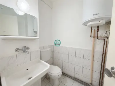 Vand spatiu comercial in Tudor, Blv. Pandurilor suprafata utila 33 mp - foto 7
